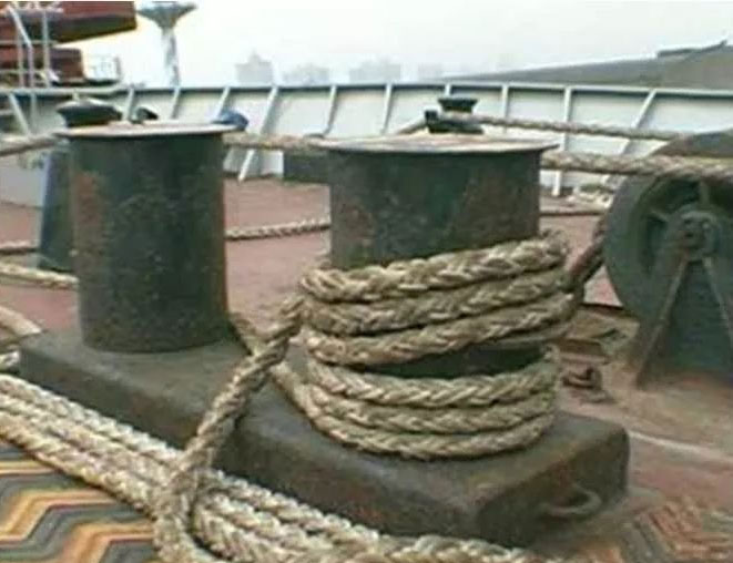 What is the difference between bollards and cleats on a boat?