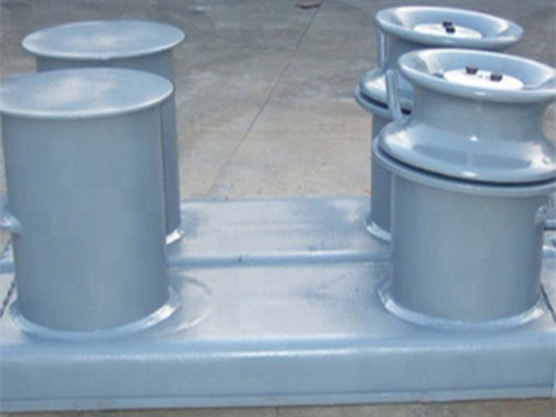 Double Bollard with Warping Roller