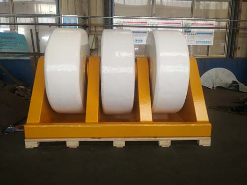 roller rubber fender