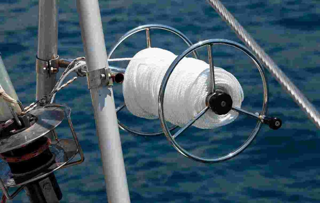 use of mooring ropes