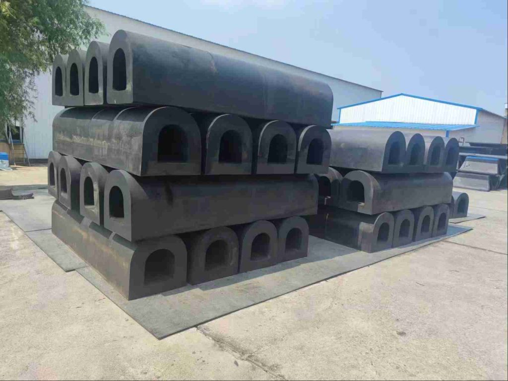 Pneumatic Fender vs. Solid Fender : Selecting Marine Fenders